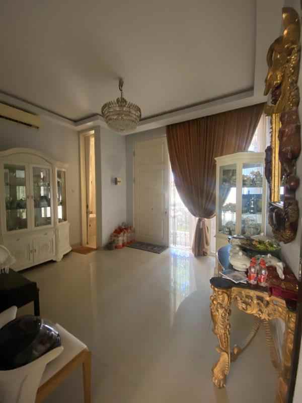 dijual rumah pakuwon city