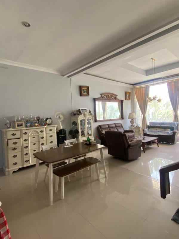 dijual rumah pakuwon city