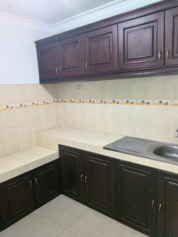 dijual rumah pakuwon city griya asri