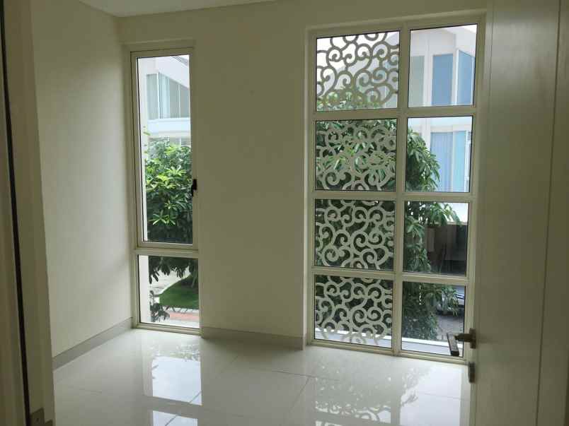 dijual rumah pakuwon city zimbali costa