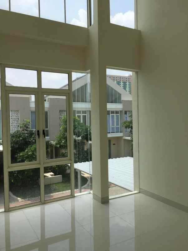 dijual rumah pakuwon city zimbali costa