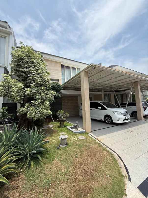 dijual rumah palm beach