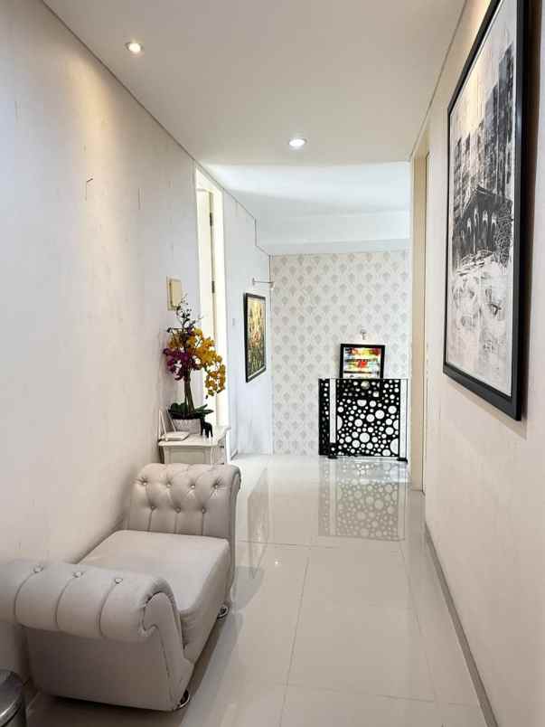 dijual rumah palm beach