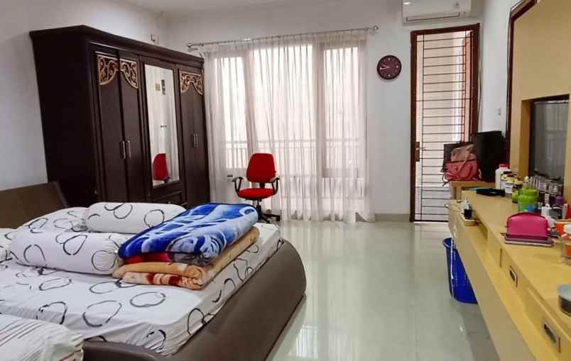 dijual rumah palmerah jakarta barat