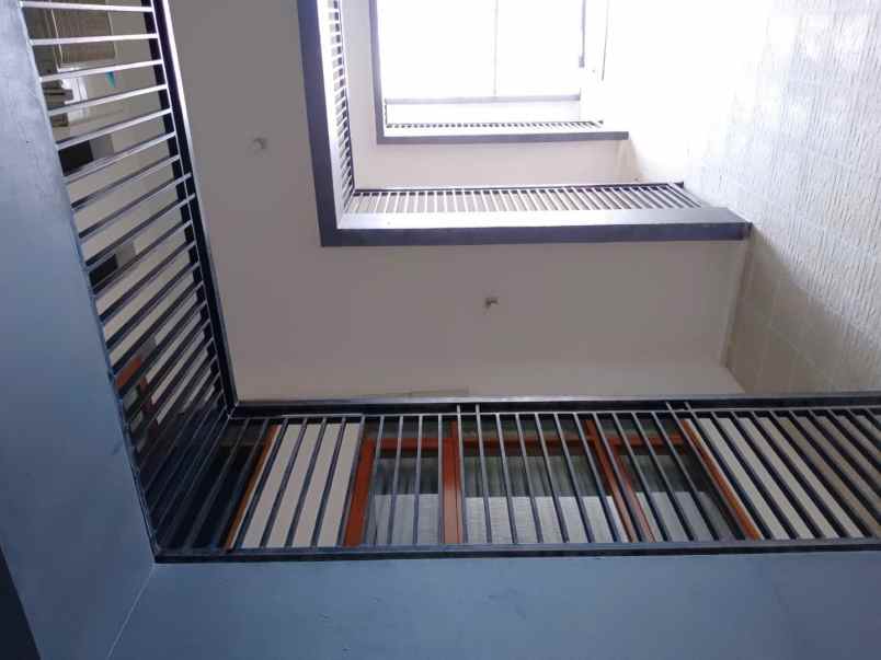 dijual rumah palmerah jakarta barat