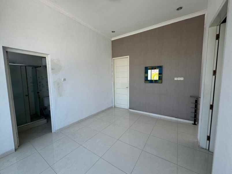 dijual rumah pantai mentari