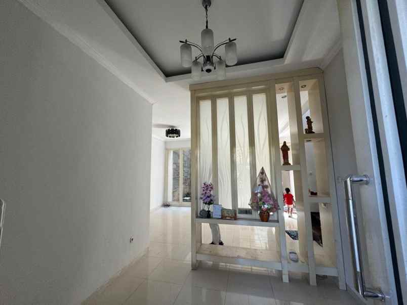 dijual rumah pantai mentari