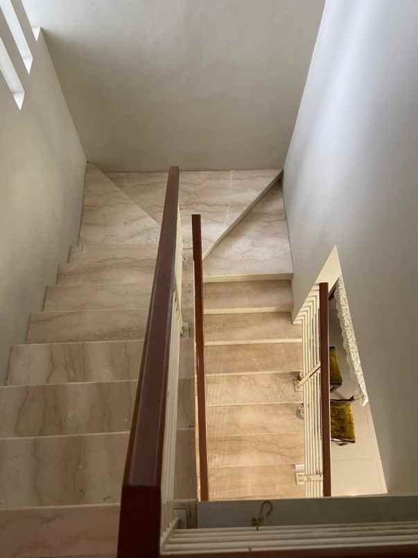 dijual rumah pantai mentari