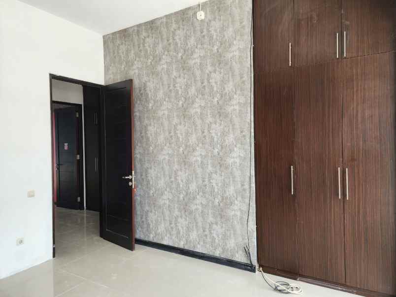 dijual rumah pantai mentari