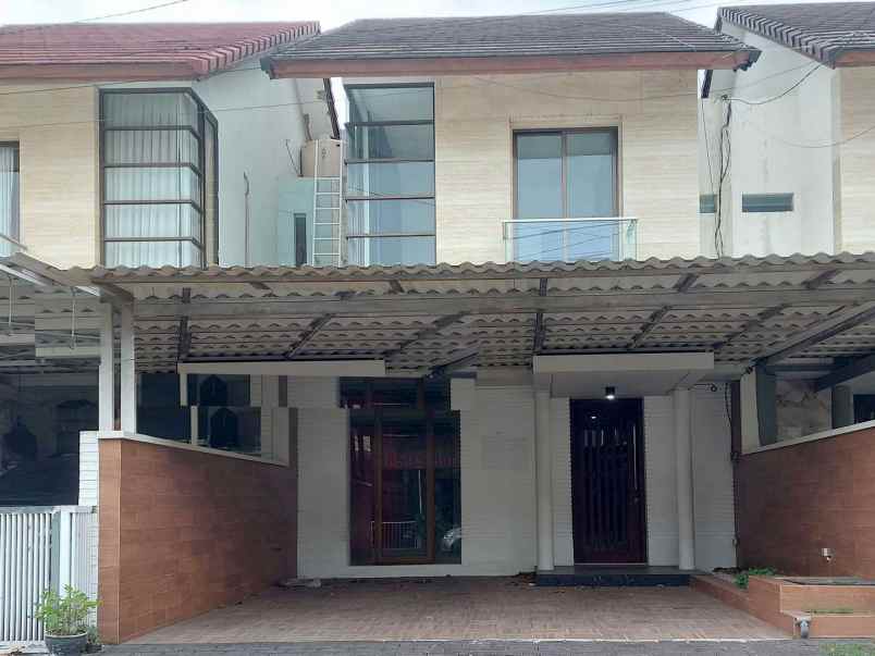 dijual rumah pantai mentari