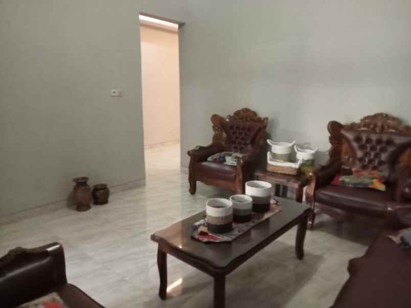 dijual rumah pasar potorono