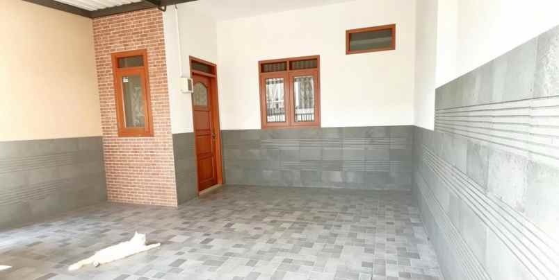 dijual rumah pasar rebo