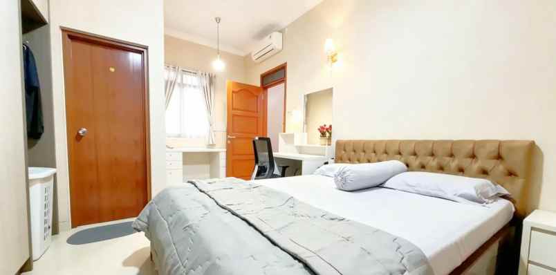 dijual rumah pasar rebo