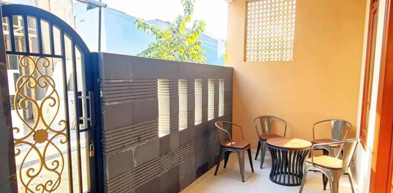 dijual rumah pasar rebo