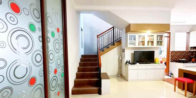 dijual rumah pasar rebo