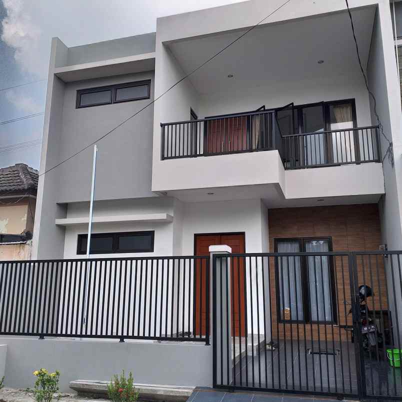 dijual rumah permata safira
