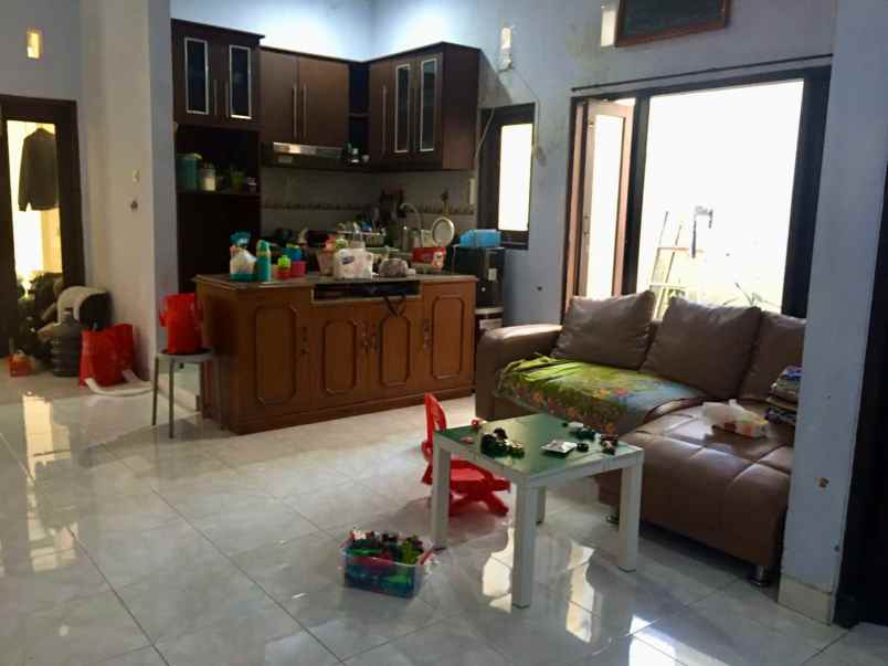 dijual rumah perum citra graha drono