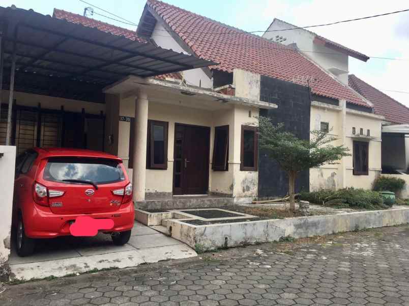 dijual rumah perum citra graha drono