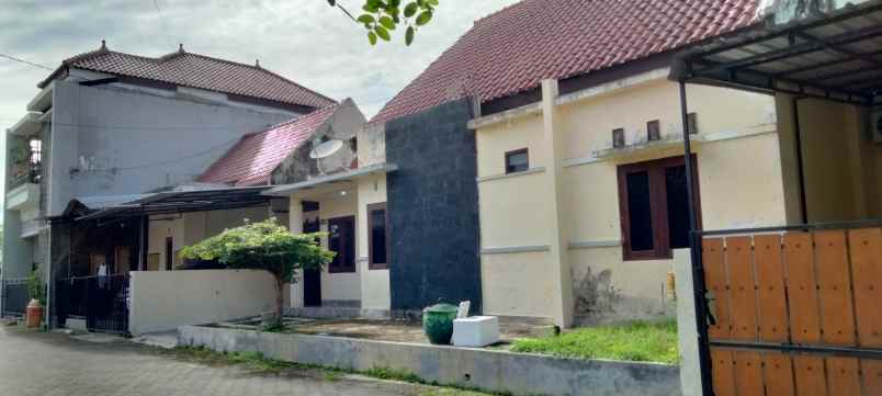 dijual rumah perum citra graha drono