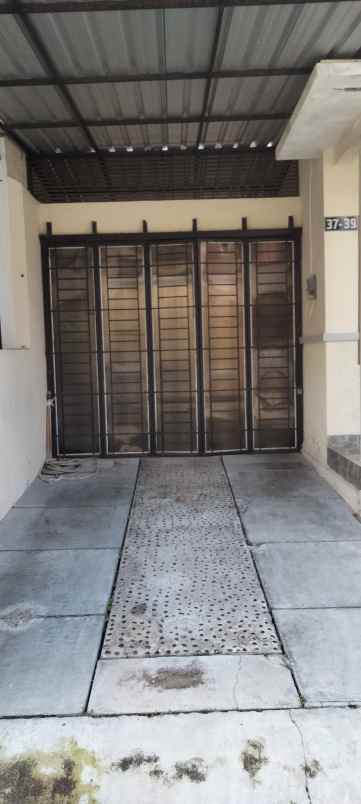 dijual rumah perum citra graha drono