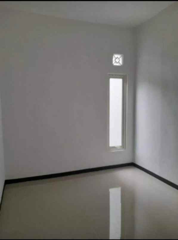 dijual rumah perum citra surya mas