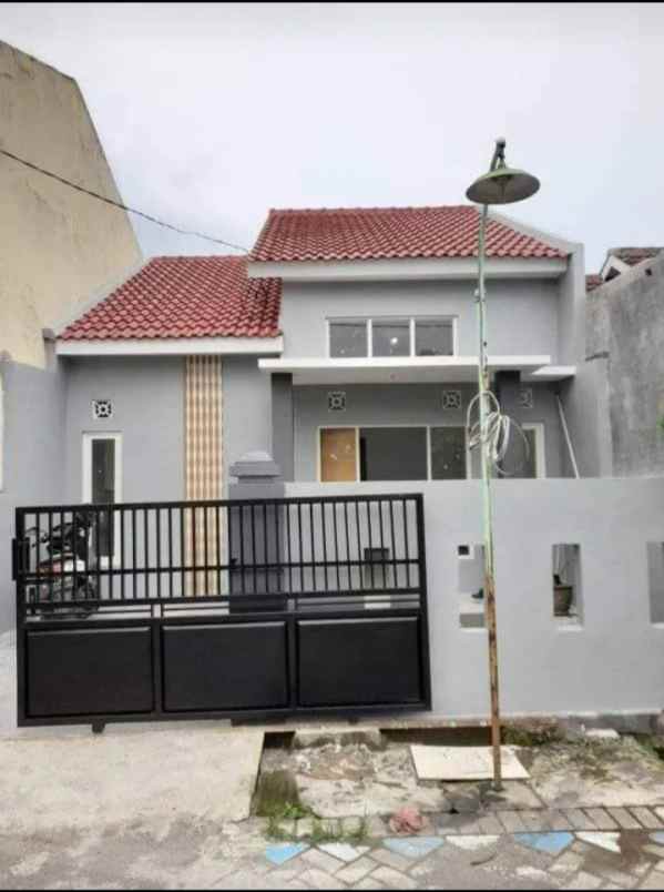 dijual rumah perum citra surya mas