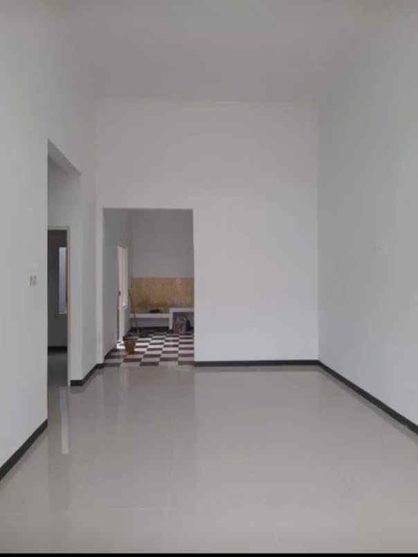 dijual rumah perum citra surya mas