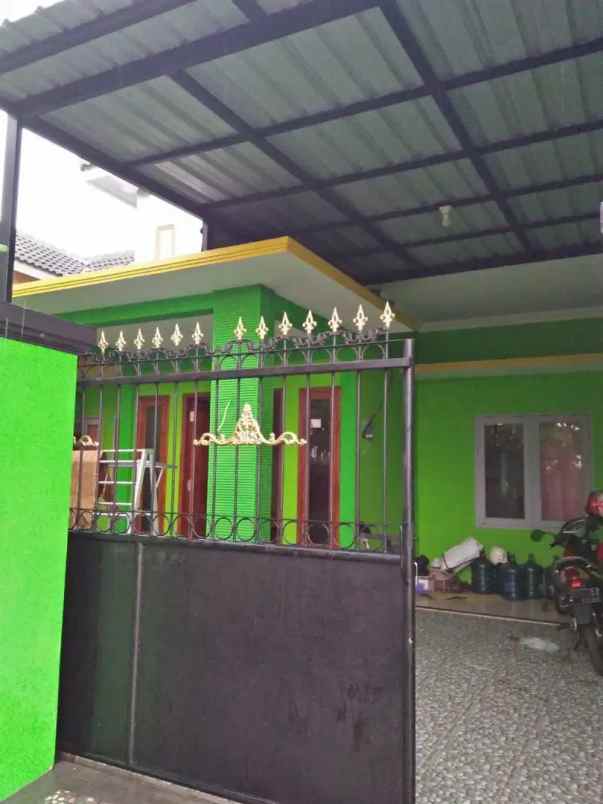 dijual rumah perum taman puspa sarirogo