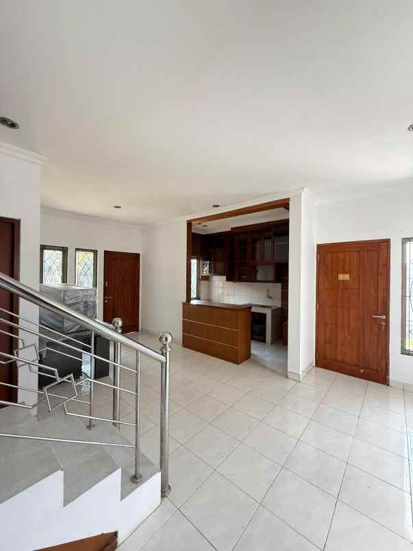 dijual rumah perumahan buana hilltop