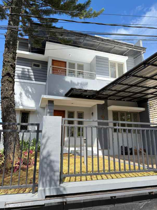 dijual rumah perumahan buana hilltop