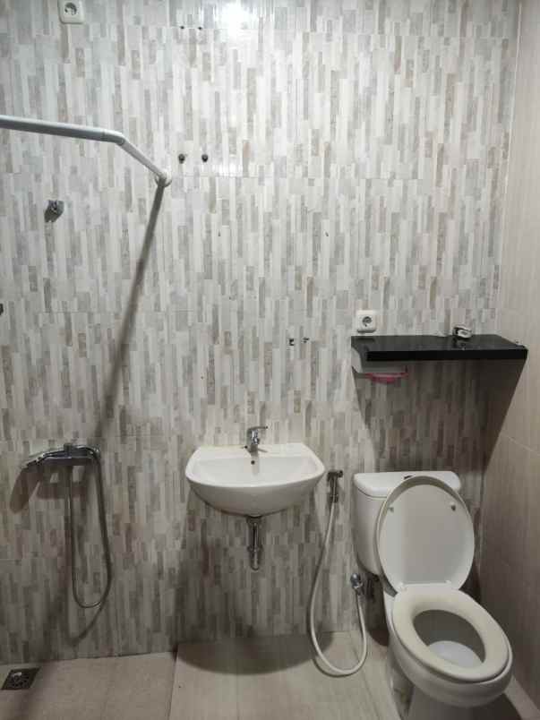 dijual rumah perumahan de casa