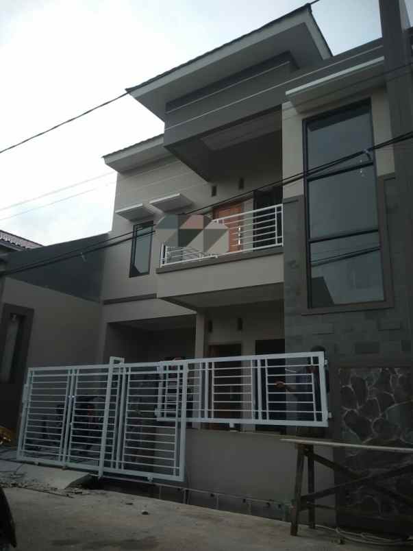 dijual rumah perumahan galaxy bekasi