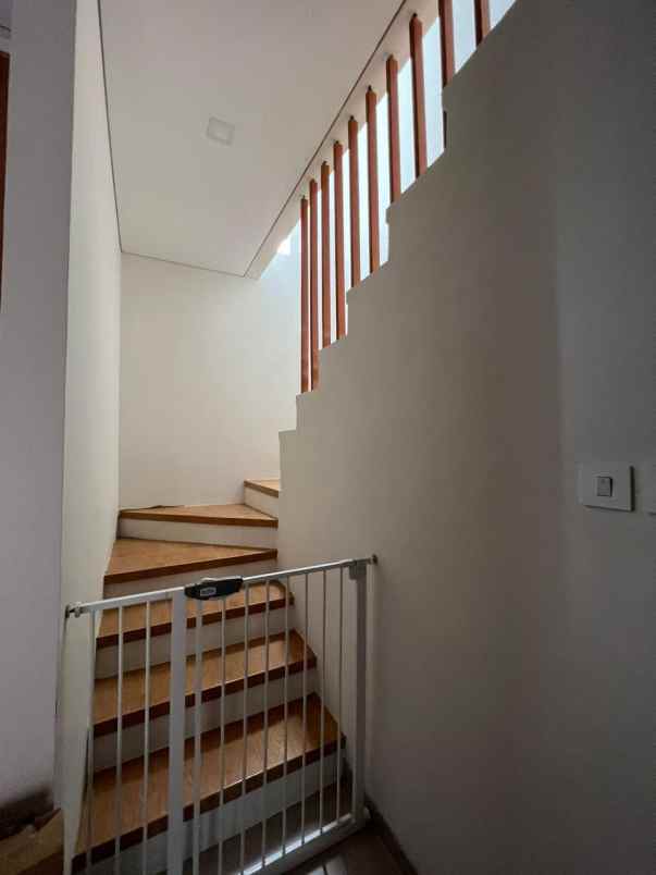 dijual rumah perumahan greenland bogor