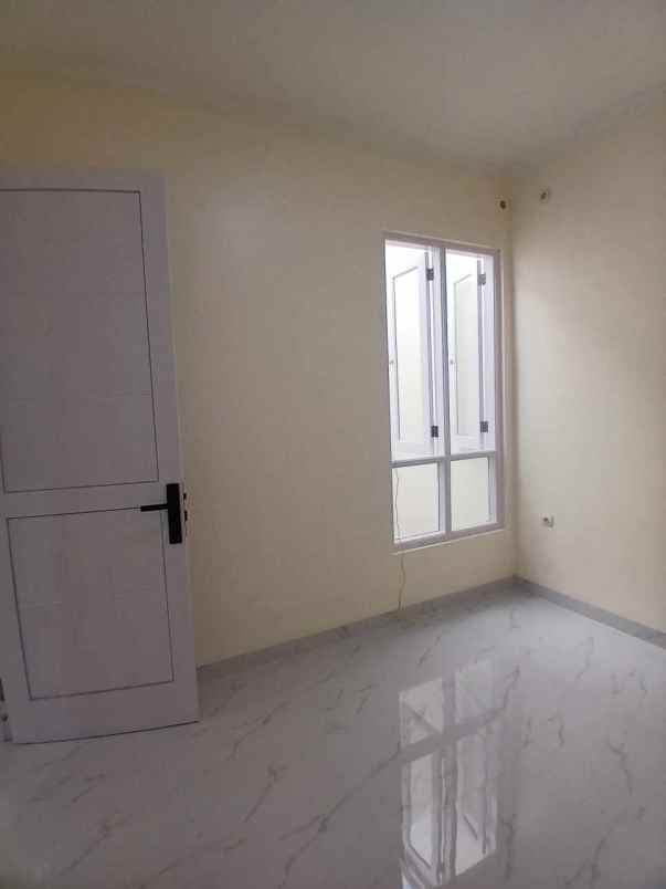 dijual rumah perumnas beji