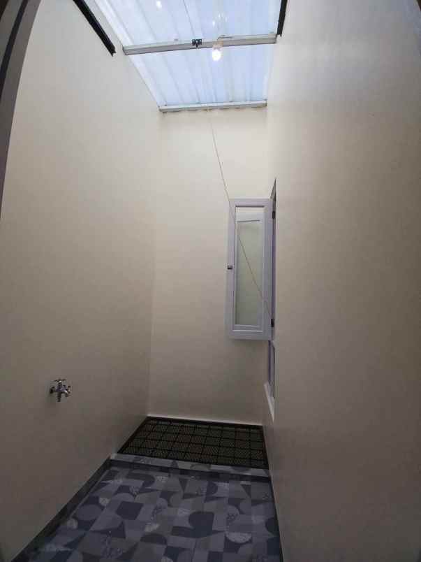 dijual rumah perumnas beji