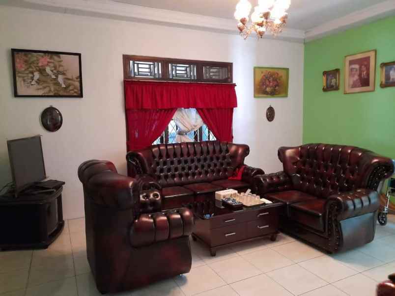 dijual rumah petukangan selatan