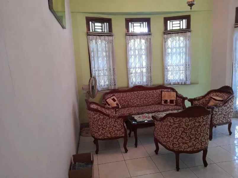 dijual rumah petukangan selatan