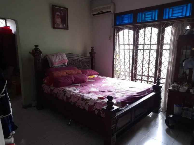 dijual rumah petukangan selatan