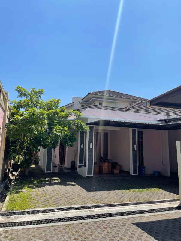 dijual rumah plus kantor dekat jogja bay
