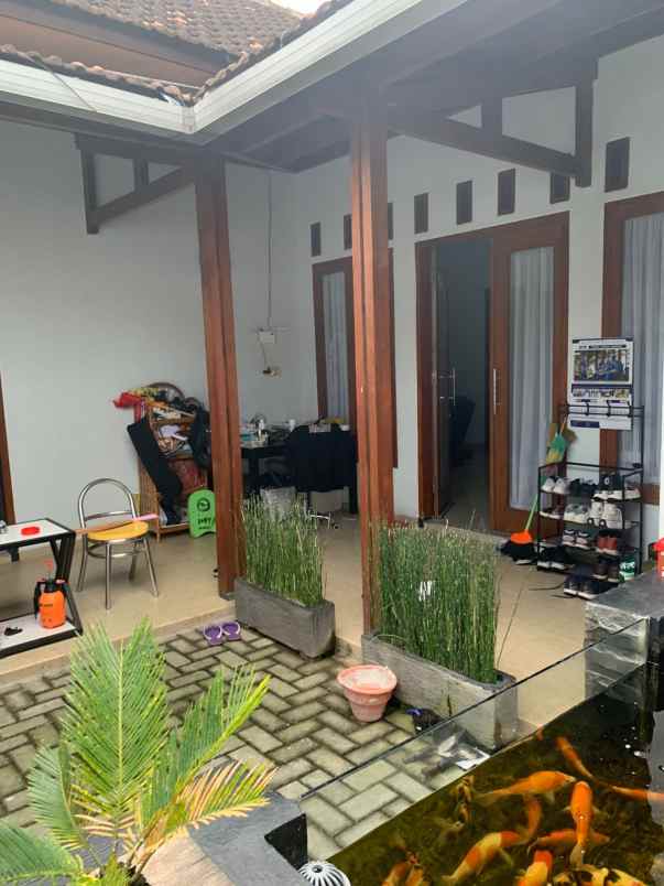 dijual rumah plus perabot lokasi raya dau malang