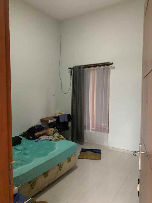 dijual rumah plus perabot lokasi raya dau malang