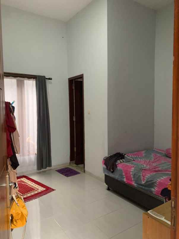 dijual rumah plus perabot lokasi raya dau malang