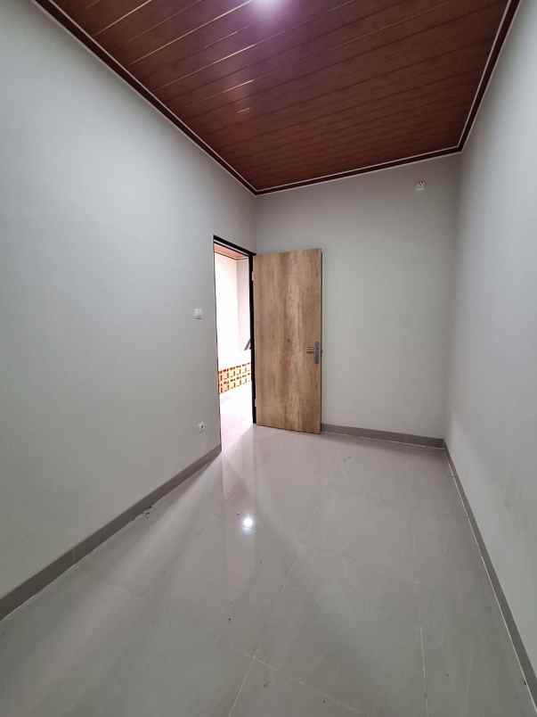 dijual rumah pondok aren