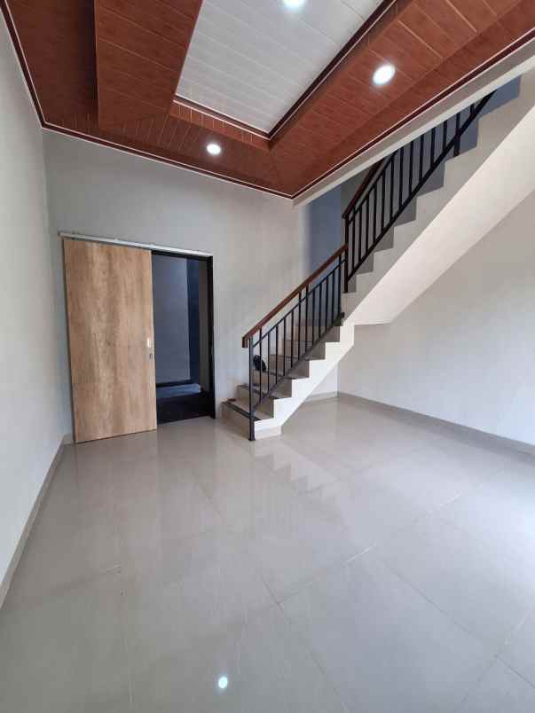 dijual rumah pondok aren