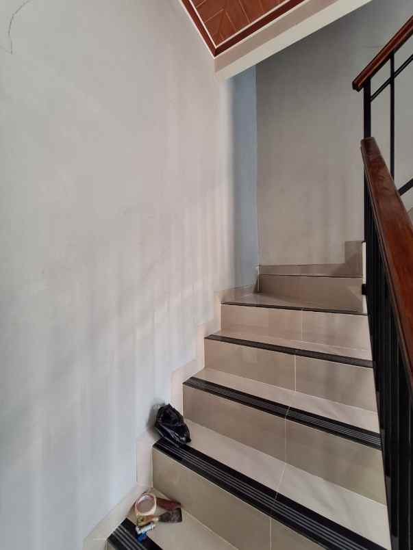 dijual rumah pondok aren