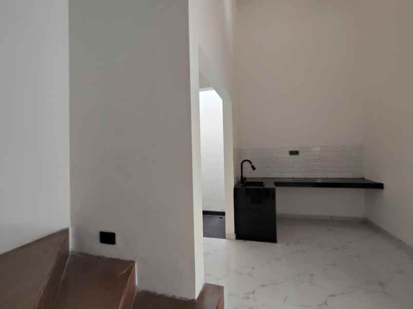 dijual rumah pondok cabe tangsel