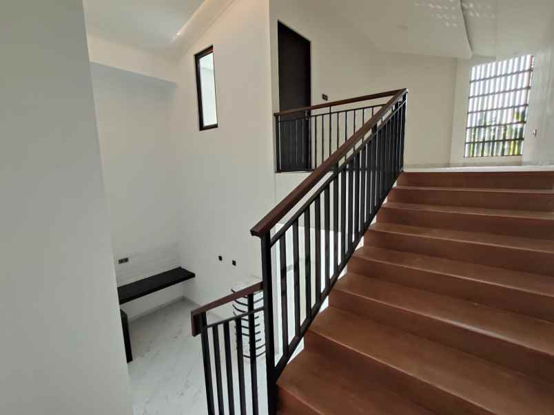 dijual rumah pondok cabe tangsel