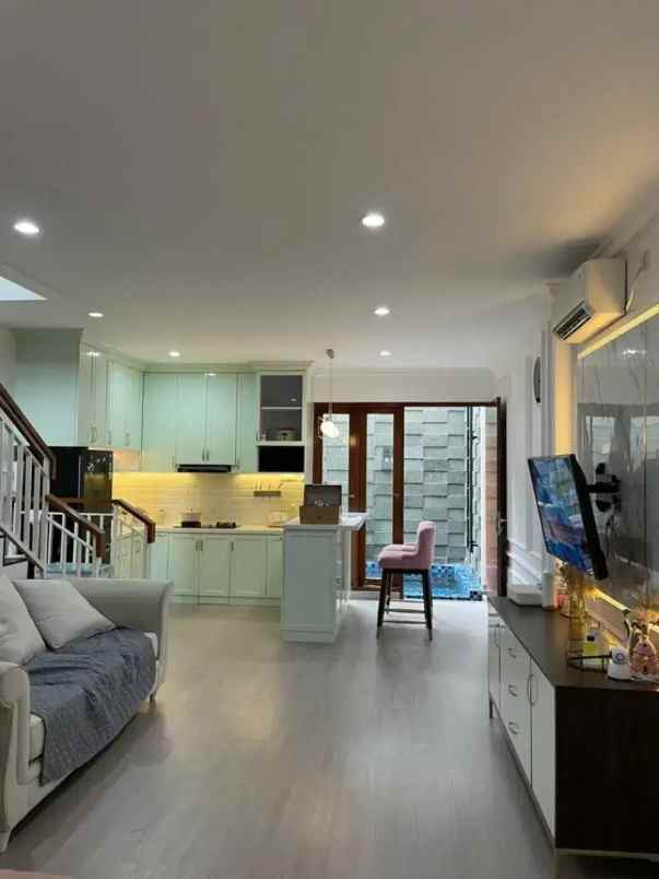 dijual rumah pondok gede