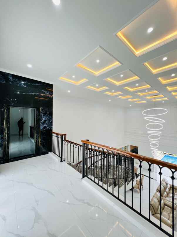 dijual rumah pondok indah jakarta selatan