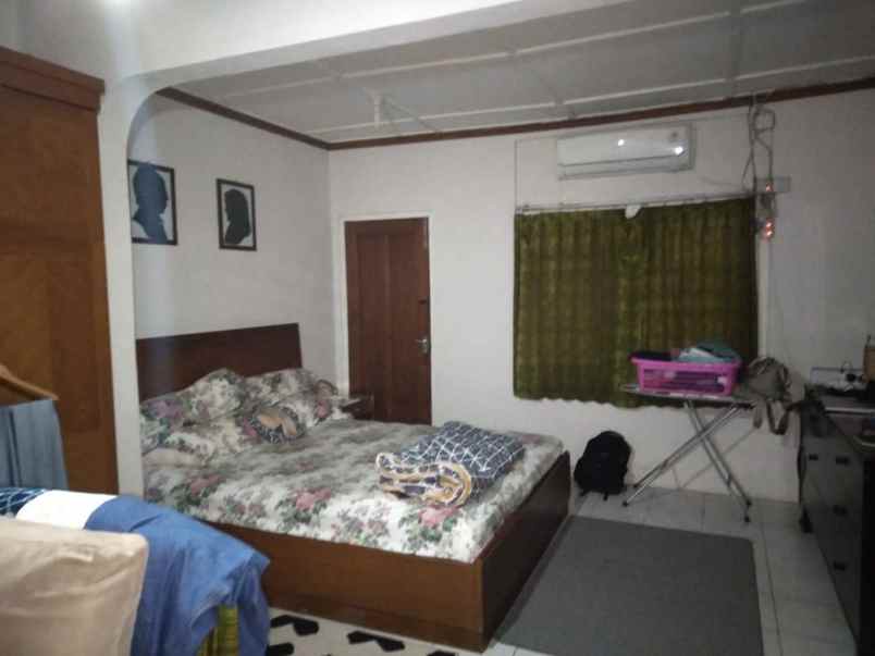 dijual rumah pos pengumben kelapa dua